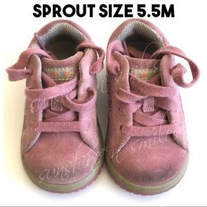 Stride Rite SPROUT Toddler Girl size 5.5M ROSEY SUEDE Pink Lace-Up Sneaker Shoes